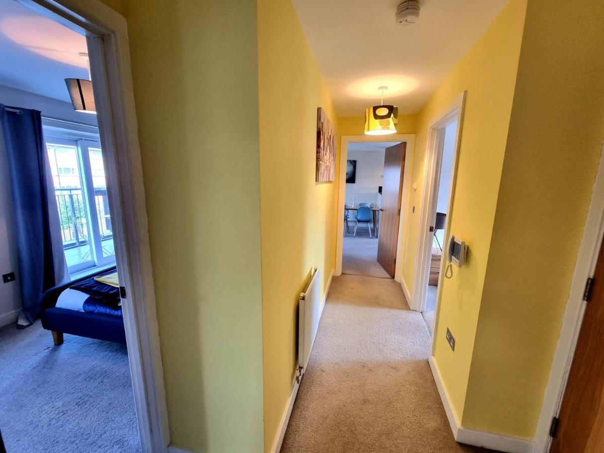 Luxury 2-Bedroom Service Apartment With Balcony Манчестер Экстерьер фото