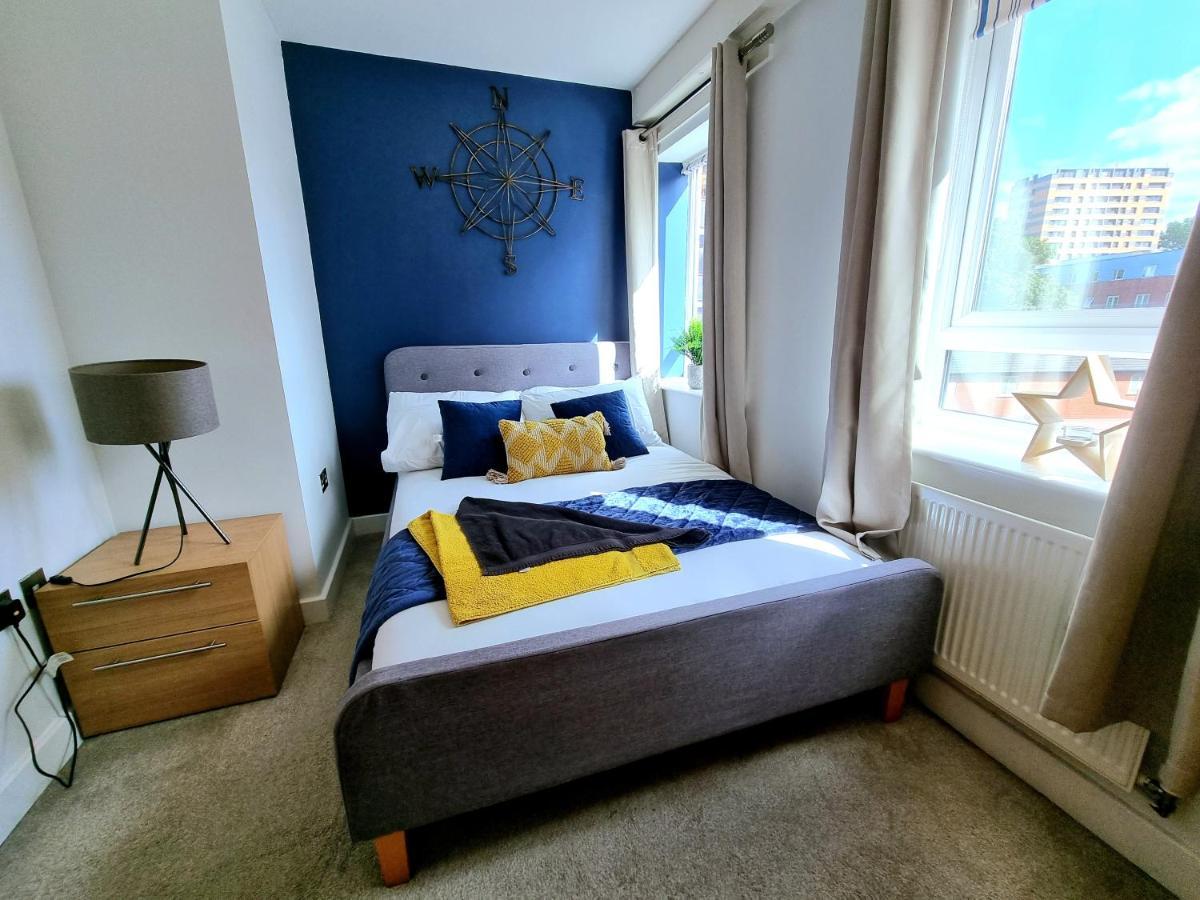 Luxury 2-Bedroom Service Apartment With Balcony Манчестер Экстерьер фото